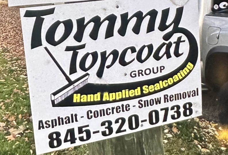 https://newpaltzyouthbasketballassociation.teamsnapsites.com/wp-content/uploads/sites/616/2024/12/Tommy-Topcoat-Logo.png